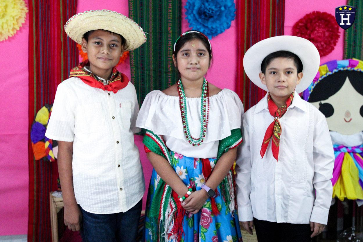 IMG_9475COLEGIOS - COATZACOALCOS - ESCUELAS - CREATIVIDAD - PRIMARIA - VIVA MÉXICO - MAÑANITA MEXICANA - REPRESENTACIÓN GRITO DE DOLORES - CELEBRACIÓN - SET