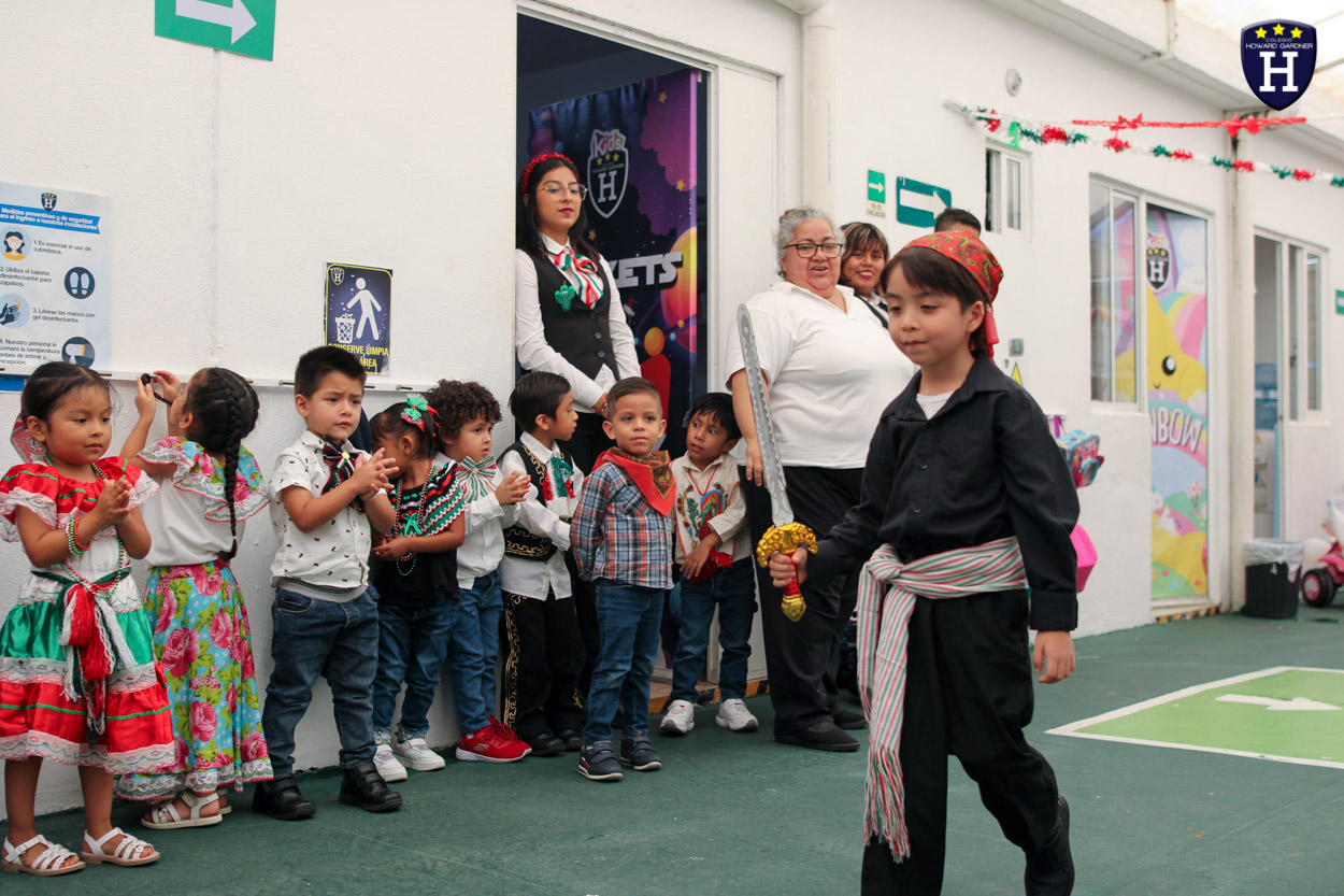IMG_9919COLEGIOS - COATZACOALCOS - ESCUELAS - CREATIVIDAD - PREESCOLAR - VIVA MÉXICO - MAÑANITA MEXICANA - REPRESENTACIÓN GRITO DE DOLORES - CELEBRACIÓN - PASARELA - CARROS ALEGÓRICOS