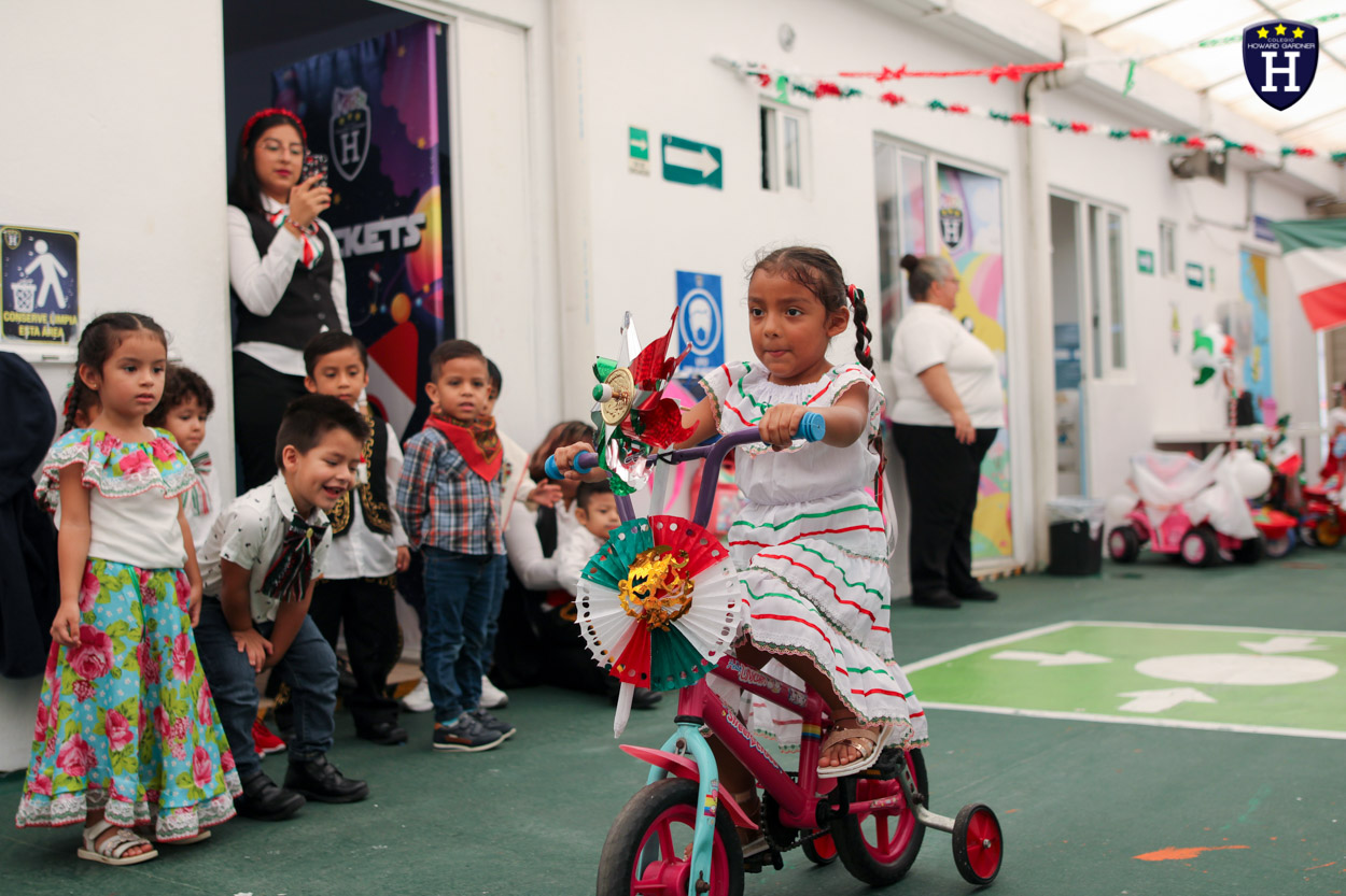 IMG_9939COLEGIOS - COATZACOALCOS - ESCUELAS - CREATIVIDAD - PREESCOLAR - VIVA MÉXICO - MAÑANITA MEXICANA - REPRESENTACIÓN GRITO DE DOLORES - CELEBRACIÓN - PASARELA - CARROS ALEGÓRICOS