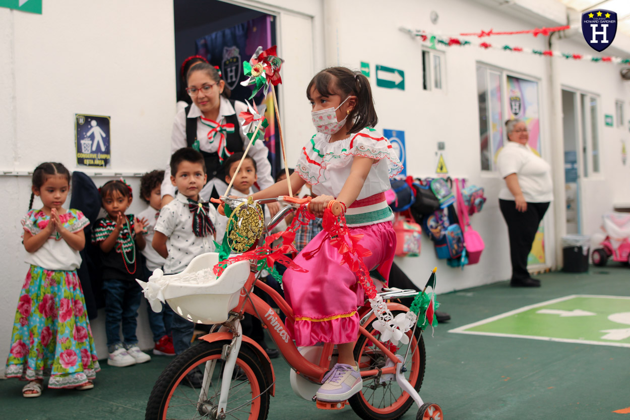 IMG_9943COLEGIOS - COATZACOALCOS - ESCUELAS - CREATIVIDAD - PREESCOLAR - VIVA MÉXICO - MAÑANITA MEXICANA - REPRESENTACIÓN GRITO DE DOLORES - CELEBRACIÓN - PASARELA - CARROS ALEGÓRICOS