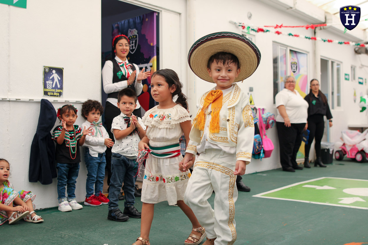 IMG_9946COLEGIOS - COATZACOALCOS - ESCUELAS - CREATIVIDAD - PREESCOLAR - VIVA MÉXICO - MAÑANITA MEXICANA - REPRESENTACIÓN GRITO DE DOLORES - CELEBRACIÓN - PASARELA - CARROS ALEGÓRICOS