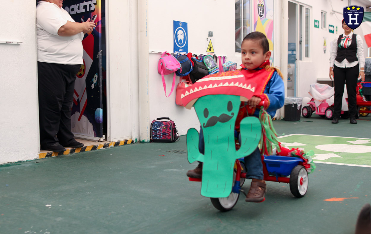IMG_9957COLEGIOS - COATZACOALCOS - ESCUELAS - CREATIVIDAD - PREESCOLAR - VIVA MÉXICO - MAÑANITA MEXICANA - REPRESENTACIÓN GRITO DE DOLORES - CELEBRACIÓN - PASARELA - CARROS ALEGÓRICOS