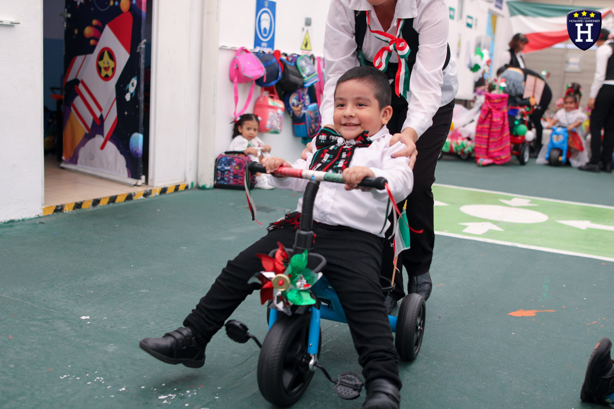 IMG_9979COLEGIOS - COATZACOALCOS - ESCUELAS - CREATIVIDAD - PREESCOLAR - VIVA MÉXICO - MAÑANITA MEXICANA - REPRESENTACIÓN GRITO DE DOLORES - CELEBRACIÓN - PASARELA - CARROS ALEGÓRICOS